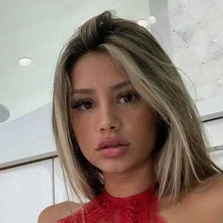 mariana morais nude|Mariana Morais Full Nude aka Maarebeaar Onlyfans Video